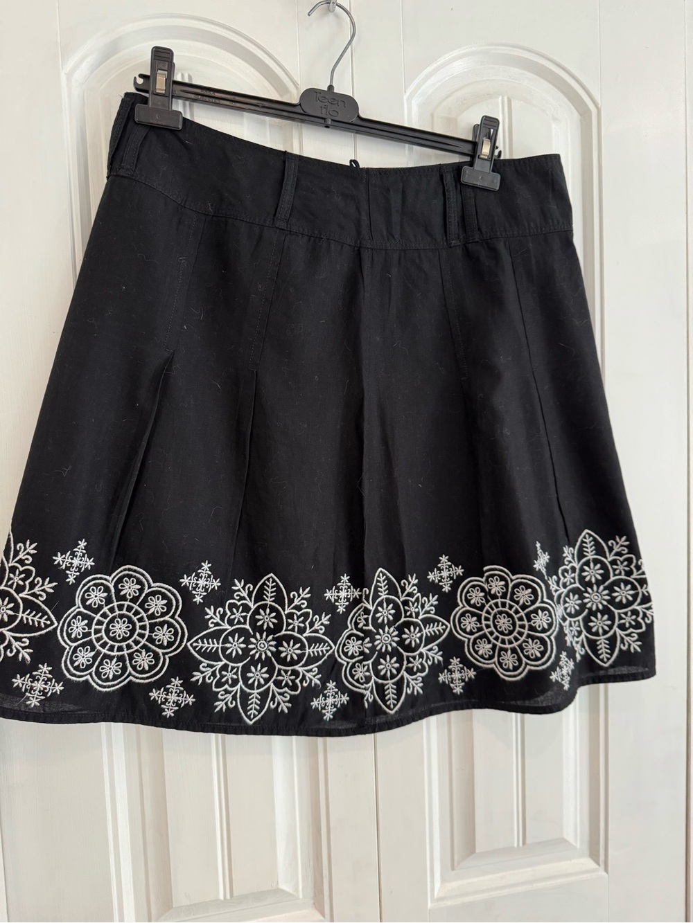 Esprit Black sz 10 cotton linen A-Line Skirt w/ White Embroidery. Excellent con